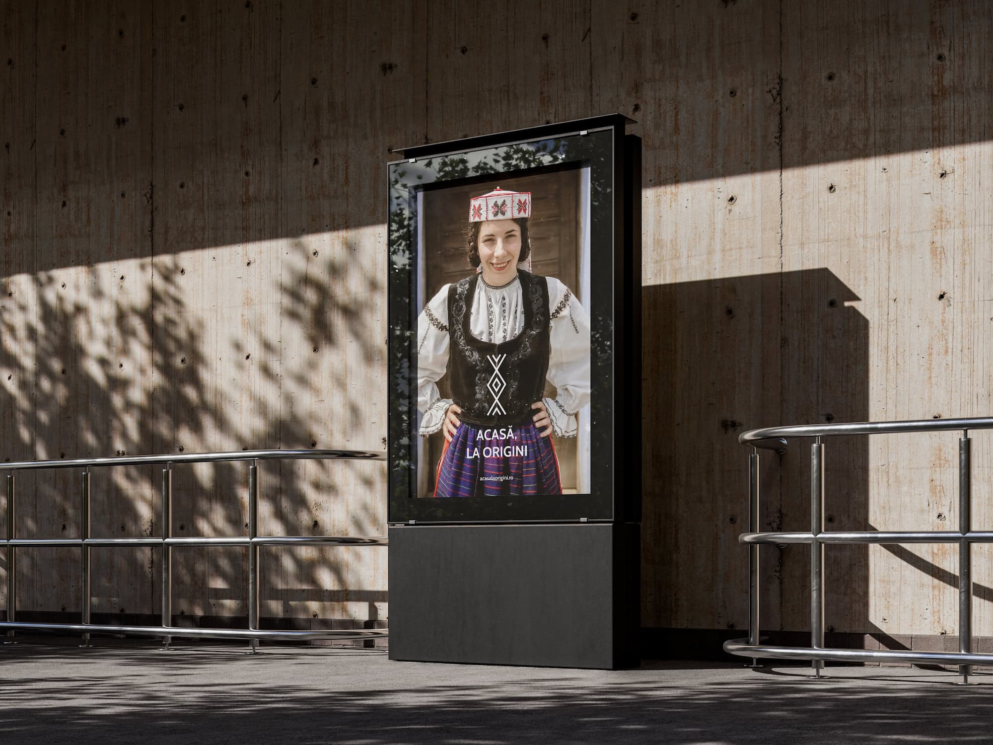 Home, at the Origins, branding, design, website - La Blouse Roumaine, IA, Toud